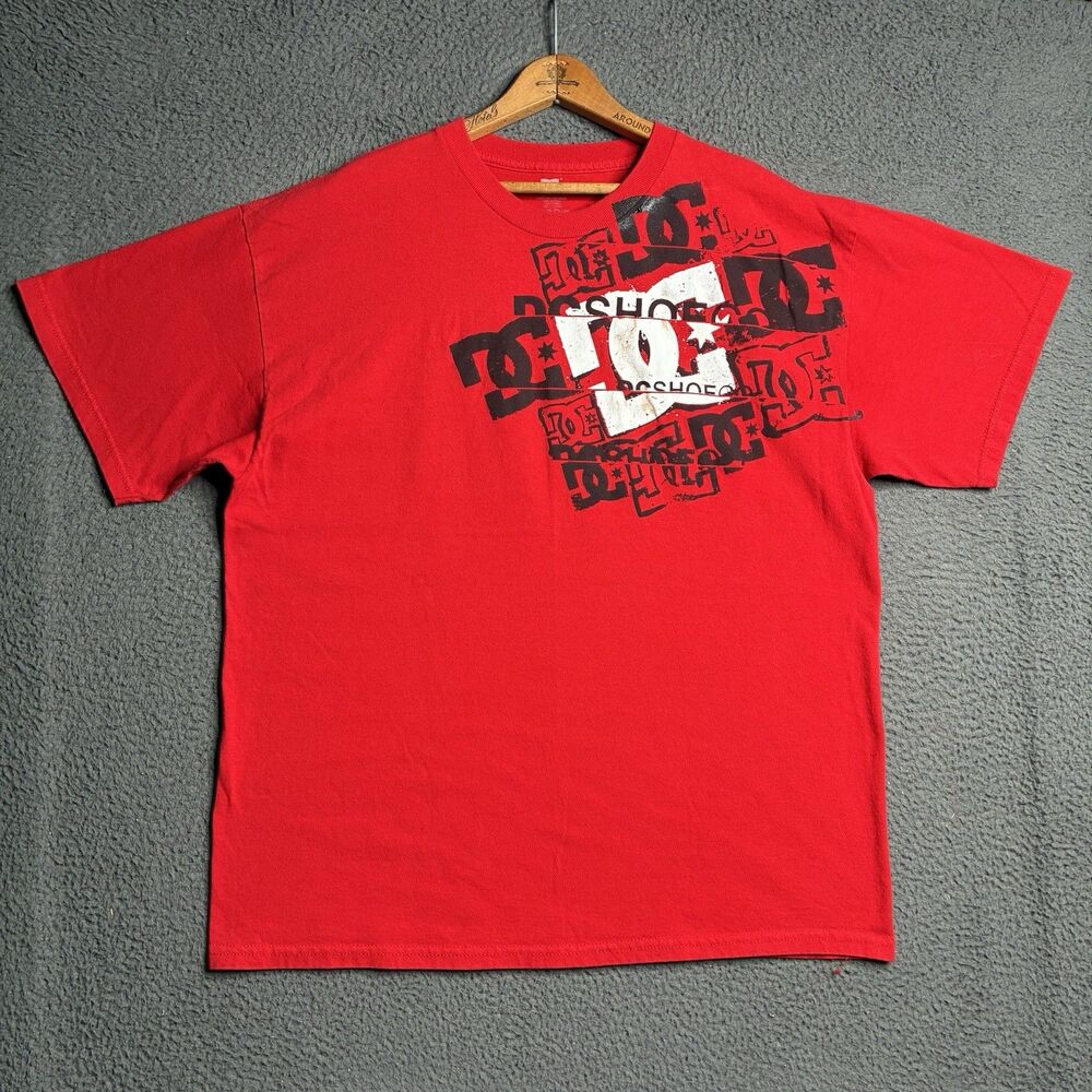 DC Shoes Skate Red T-Shirt Men’s Size XL Grunge Logo Stencil Graphic Print Y2K